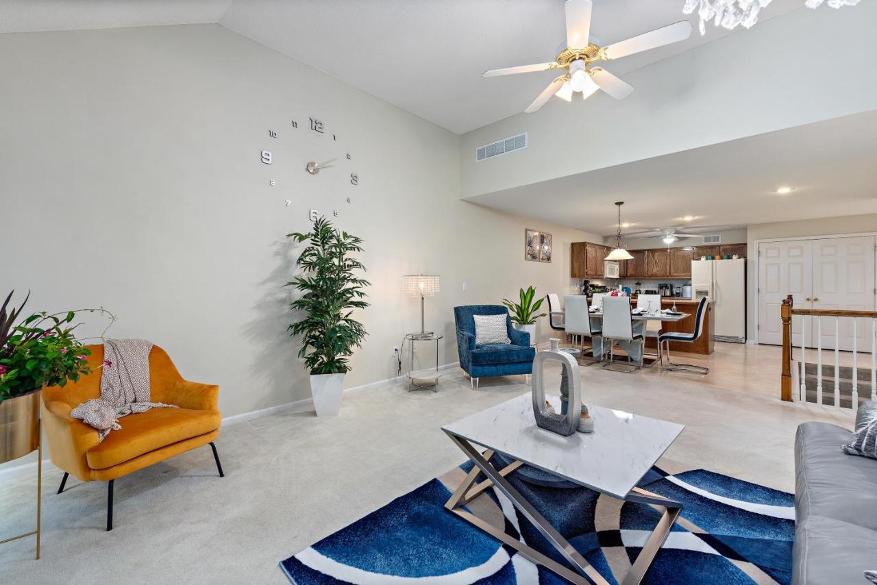 Beautiful Townhome, 11 Minutes To Downtown, Kcmo. Канзас-Сити Экстерьер фото